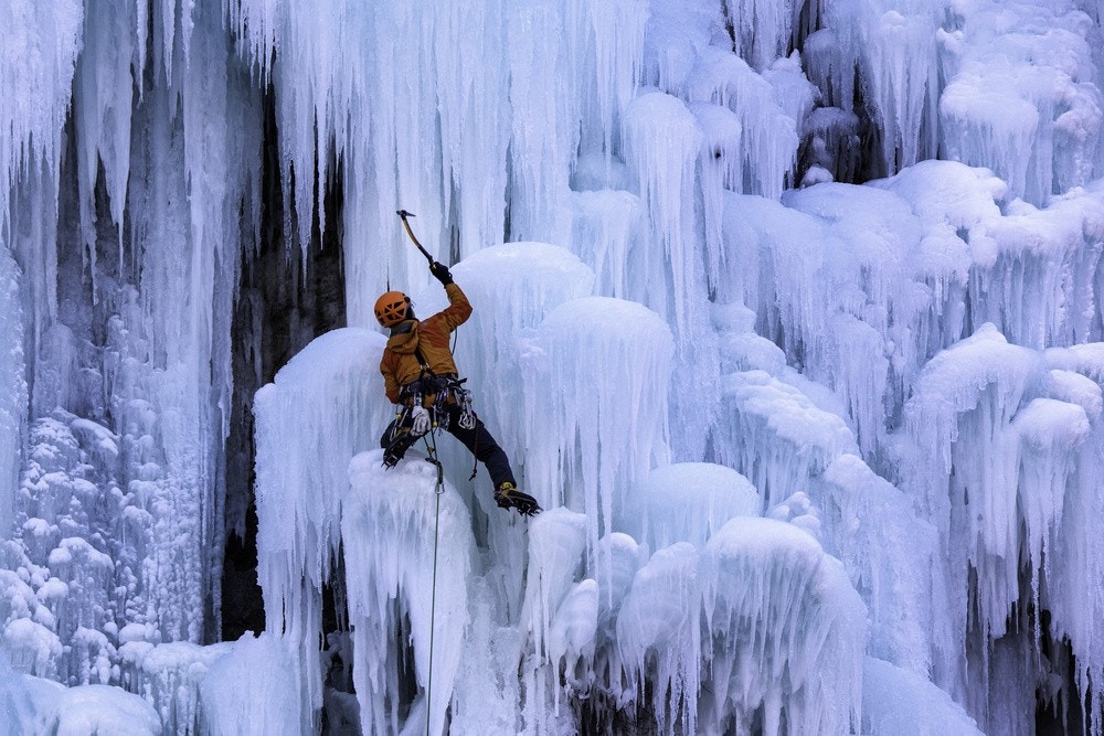 Ice Cliff Climbing 1